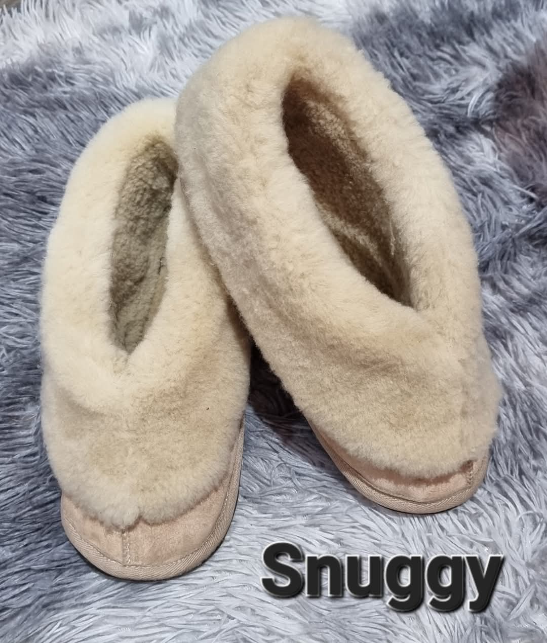 Genuine sheepskin Snuggy slippers with rubber sole — Camel